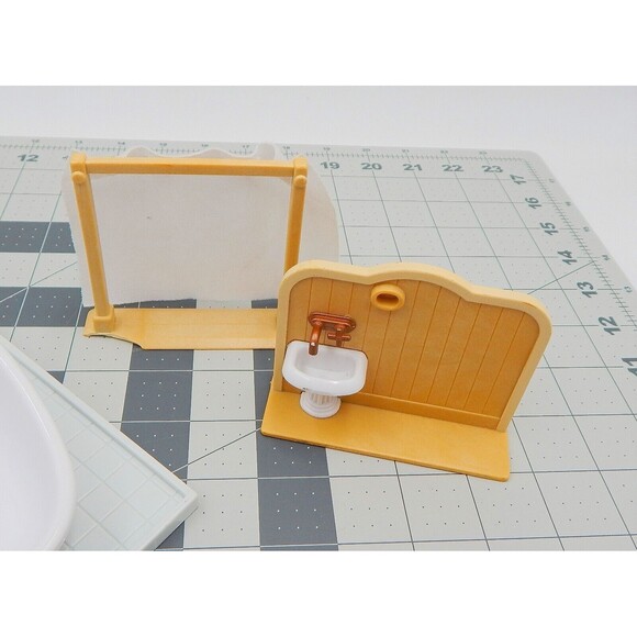 Calico Critters Sylvanian Families House Bathroom Lot Sink Tub Toilet Epoch - Picture 4 of 8